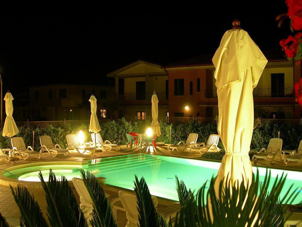 Hotel Il Borghetto Cupra Marittima Exterior foto