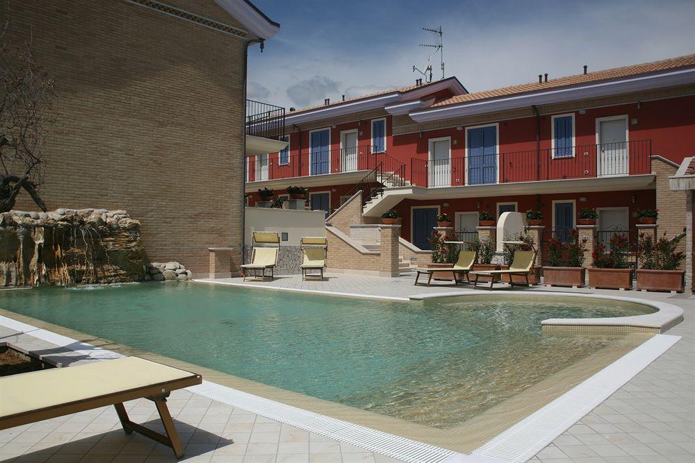 Hotel Il Borghetto Cupra Marittima Exterior foto